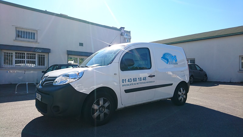 Voiture équipes Net Plus Services